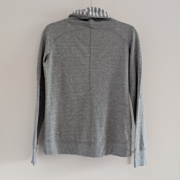 3/$30 Reversible Lululemon long sleeve - Picture 4 of 8